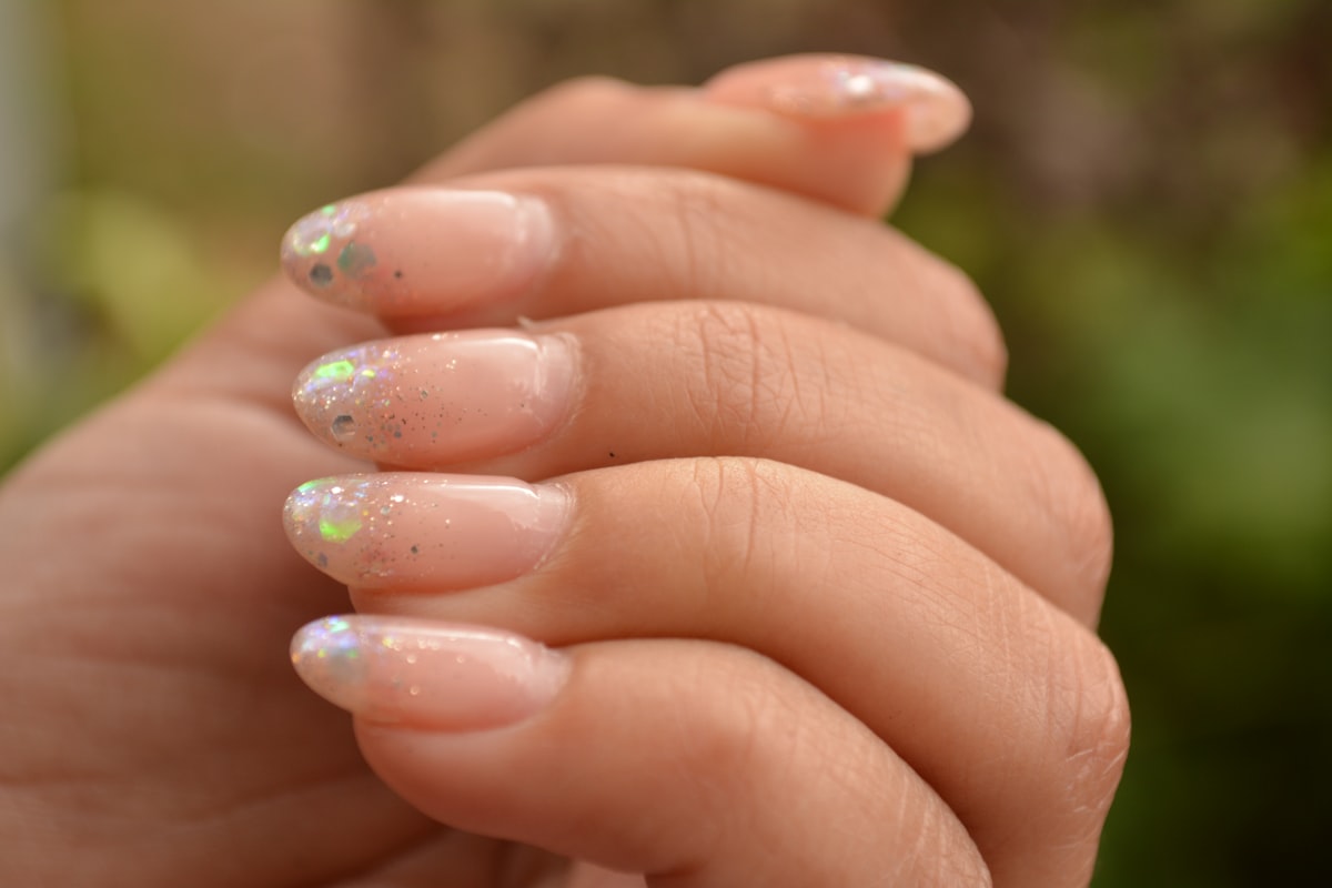 Cat eye nagels zijn nu overal te zien (en zo maak je ze zelf)